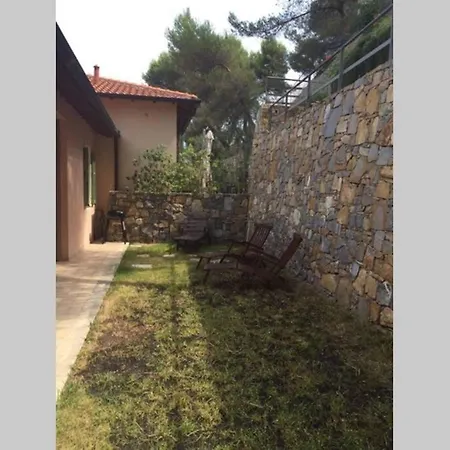 شقة Soggiorno Di Pace E Relax, 2 Camere, Giardino *